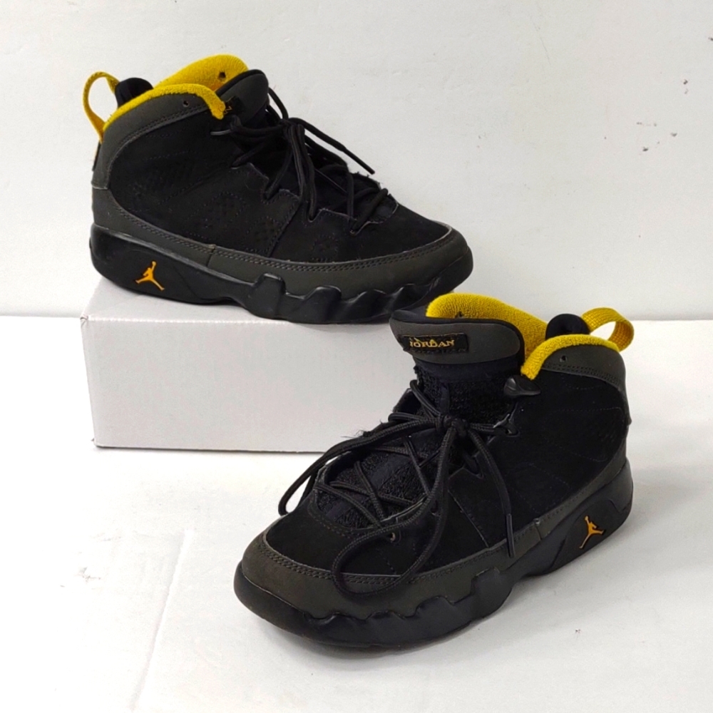 Boys size 13C black & yellow high top Jordan